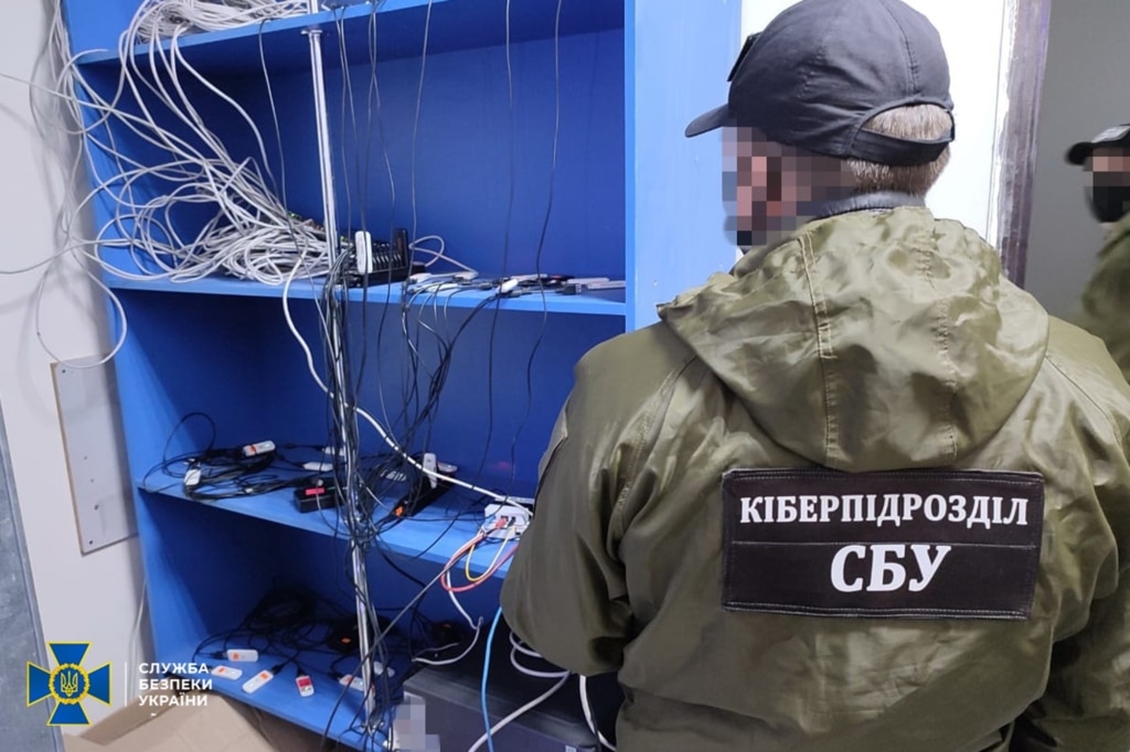 Создание ботов и их использование - это не одно и то же.