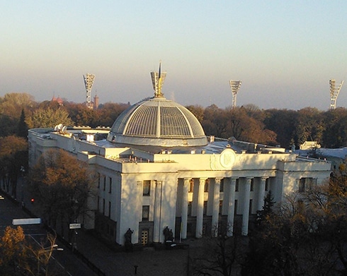 Парламент принял закон о всеукраинском референдуме. Юридическая компания "Гранд Иншур".