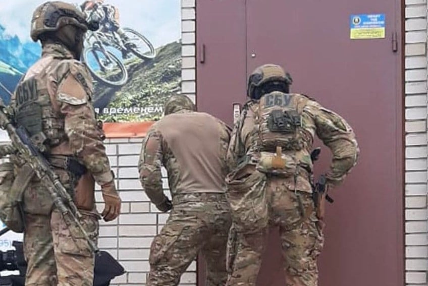 Advokat_pri_obiske Адвокат при обыске. Обыск, взлом входной двери