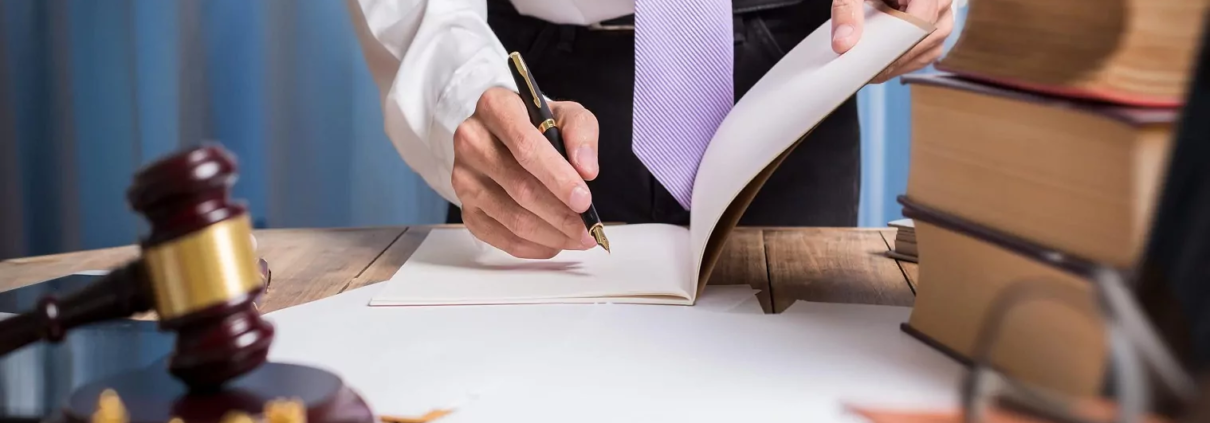 Услуги адвокатов